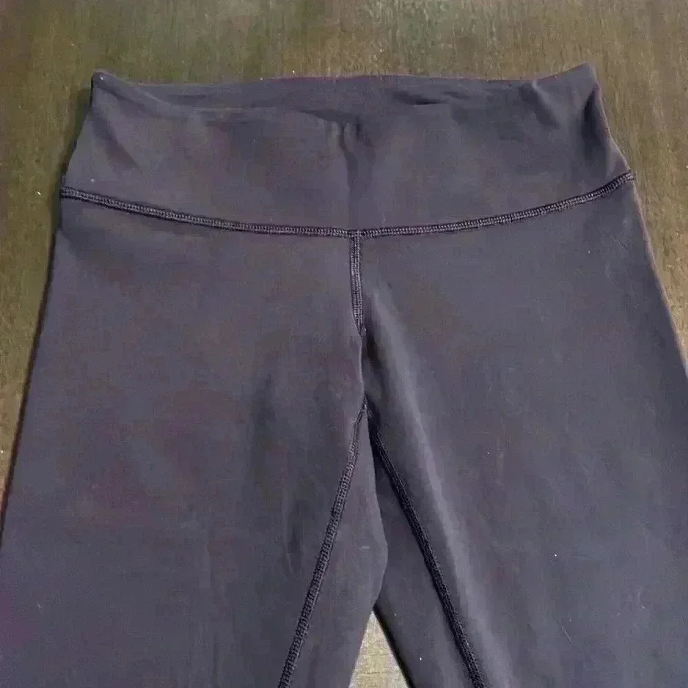 LULULEMON ATHLETICA Wunder Under Crop in Black Cherry